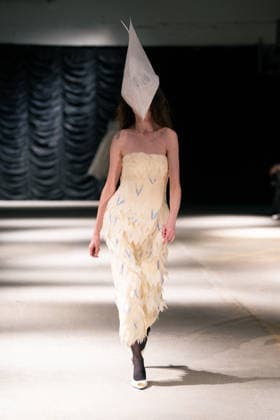 LFW - Mithridate Runway A model walks the runway at the Mithridate show during London Fashion Week September 2026 at The Banking Hall in London, England on September 17, 2026. Photo by LounisPhotography ABACAPRESS.COM London United Kingdom  Copyright: xLounisPhotography ABACAx