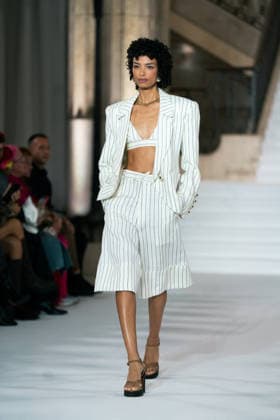 LFW - Paul Costelloe Runway A model walks the runway at the Paul Costelloe show during London Fashion Week September 2026 at The Banking Hall in London, England on September 17, 2026. Photo by LounisPhotography ABACAPRESS.COM London United Kingdom  Copyright: xLounisPhotography ABACAx
