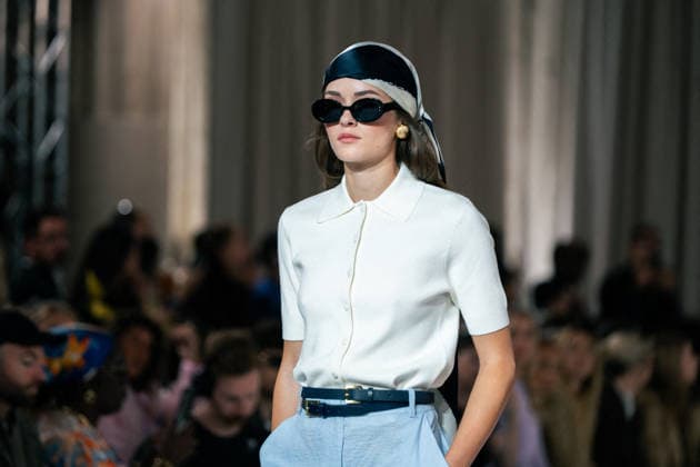 LFW - Paul Costelloe Runway A model walks the runway at the Paul Costelloe show during London Fashion Week September 2026 at The Banking Hall in London, England on September 17, 2026. Photo by LounisPhotography ABACAPRESS.COM London United Kingdom  Copyright: xLounisPhotography ABACAx