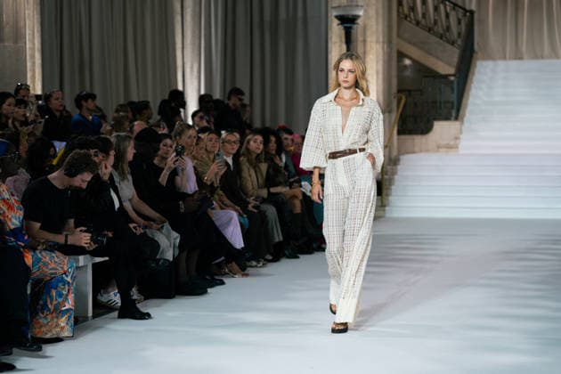 LFW - Paul Costelloe Runway A model walks the runway at the Paul Costelloe show during London Fashion Week September 2026 at The Banking Hall in London, England on September 17, 2026. Photo by LounisPhotography ABACAPRESS.COM London United Kingdom  Copyright: xLounisPhotography ABACAx