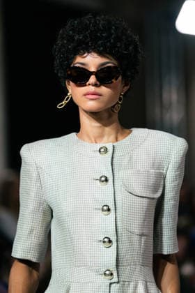 LFW - Paul Costelloe Runway A model walks the runway at the Paul Costelloe show during London Fashion Week September 2026 at The Banking Hall in London, England on September 17, 2026. Photo by LounisPhotography ABACAPRESS.COM London United Kingdom  Copyright: xLounisPhotography ABACAx
