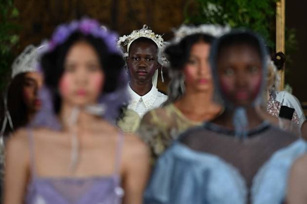 London Fashion Week LONDON, UNITED KINGDOM - SEPTEMBER 18: Models showcase creations by Turkish fashion designer Bora Aksu from his Spring Summer 2027 (SS27) collection during London Fashion Week at St Cyprian s Church in London, United Kingdom on September 18, 2026. Rasid Necati Aslim Anadolu London United Kingdom. Editorial use only. Please get in touch for any other usage.  Copyright: x2026xAnadoluxRasidxNecatixAslimx