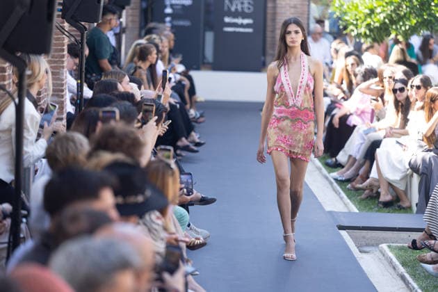 Custo Fashion Show at MBFW 2026 A model during the Custo Barcelona fashion show as part of Mercedes-Benz Fashion Week at Nebrija University on September 18, 2026, in Madrid, Spain. Custo presents its Spring Summer 2027 collection, titled Unexpected. The Catalan designer conceives this collection as an emotional manifesto to combat routine in the way we dress. SEPTEMBER 18, 2026, Madrid, Spain  Copyright: xEduardoxParrax 7783764