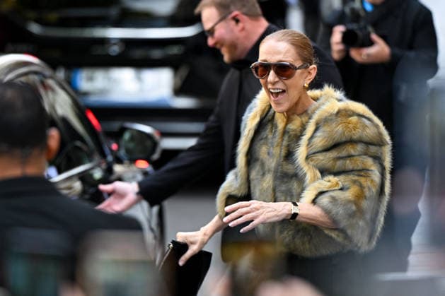 Céline Dion was cheered by her fans as she left the Royal Monceau Hotel in Paris, before heading to the Plenitude Arena at Paris La Défense for her third concert, September 16, 2026 Lionel Urman Bestimage Céline Dion is cheered by fans as she leaves the Royal Monceau Hotel in Paris, before heading to the Plenitude Arena at Paris La Défense for her third concert on September 18, 2026, Paris, France  Copyright: xLIONELxURMANxx xBESTIMAGExLIONELxURMANxx xBESTIMAGEx