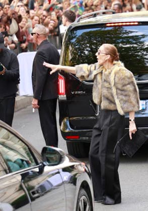 Céline Dion was cheered by her fans as she left the Royal Monceau Hotel in Paris, before heading to the Plenitude Arena in Paris La Défense for her third concert, September 16, 2026 Christophe Aubert Bestimage Céline Dion is acclaimed by fans as she leaves the Royal Monceau Hotel in Paris, before heading to the Plenitude Arena at Paris La Défense for her third concert date on September 18, 2026, Paris, France  Copyright: xChristophexAubertx xBestimagexChristophexAubertx xBestimagex
