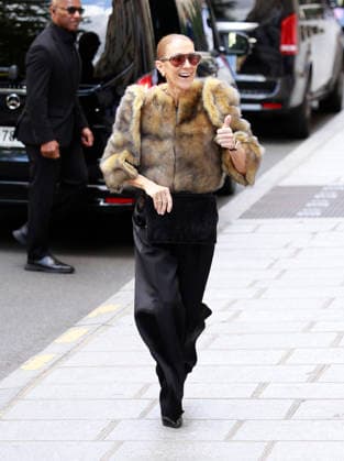 Céline Dion was cheered by her fans as she left the Royal Monceau Hotel in Paris, before heading to the Plenitude Arena in Paris La Défense for her third concert, September 16, 2026 Christophe Aubert Bestimage Céline Dion is acclaimed by fans as she leaves the Royal Monceau Hotel in Paris, before heading to the Plenitude Arena at Paris La Défense for her third concert date on September 18, 2026, Paris, France  Copyright: xChristophexAubertx xBestimagexChristophexAubertx xBestimagex