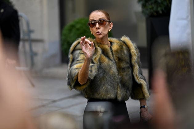 Céline Dion was cheered by her fans as she left the Royal Monceau Hotel in Paris, before heading to the Plenitude Arena at Paris La Défense for her third concert, September 16, 2026 Lionel Urman Bestimage Céline Dion is cheered by fans as she leaves the Royal Monceau Hotel in Paris, before heading to the Plenitude Arena at Paris La Défense for her third concert date on September 18, 2026, Paris, France  Copyright: xLIONELxURMANxx xBESTIMAGExLIONELxURMANxx xBESTIMAGEx