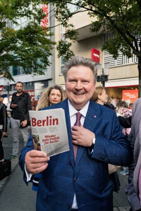 Berlin,18.09.2026, Wahlkampfabschluss der Berliner SPD mit Steffen Krach zur bevorstehenden Wahl zum Abgeordnetenhaus am 20.09.2026 am Stuttgarter Platz Wilmersdorfer Straße zu Gast: Michael Ludwig (SPÖ), Bürgermeister und Landeshauptmann von Wien