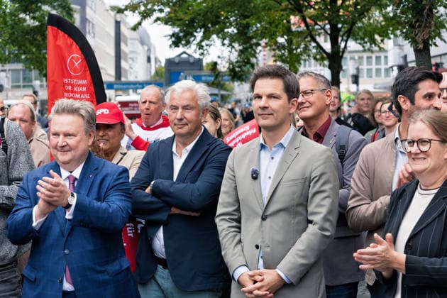 Berlin,18.09.2026, Wahlkampfabschluss der Berliner SPD mit Steffen Krach zur bevorstehenden Wahl zum Abgeordnetenhaus am 20.09.2026 am Stuttgarter Platz Wilmersdorfer Straße,Michael Ludwig (SPÖ), Bürgermeister und Landeshauptmann von Wien u.a