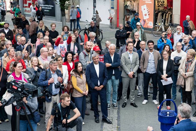 Berlin,18.09.2026, Wahlkampfabschluss der Berliner SPD mit Steffen Krach zur bevorstehenden Wahl zum Abgeordnetenhaus am 20.09.2026 am Stuttgarter Platz Wilmersdorfer Straße,Michael Ludwig (SPÖ), Bürgermeister und Landeshauptmann von Wien,Klaus Wowereit,u.a