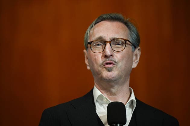 Pressekonferenz zur Vorstellung des designierten Intendanten der Salzburger Festpiele im Grossen festspielhaus in Salzburg, fotografiert am 18.09.26. Das Bild zeigt den designierten Intendanten (ab 1.1.2027) der Salzburger Festspiele, den Belgier Peter de Caluwe im Portrait 2026 - Pressekonferenz zur Vorstellung des designierten Intendanten der Salzburger Festpiele im Grossen festspielhaus in Salzburg, am 18.09.26