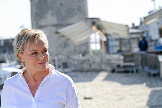 La Rochelle TV Fiction Festival 2026 Photocall September 18, 28th La Rochelle TV Fiction Festival 28th edition of the La Rochelle TV Fiction Festival Photocall for A la vie Muriel Robin 459756 September 18, 2026 France  Copyright: xBarbaraxNeymanx xStarfacex STAR_459756_299