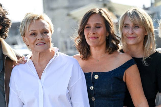 La Rochelle TV Fiction Festival 2026 Photocall September 18, 28th La Rochelle TV Fiction Festival 28th edition of the La Rochelle TV Fiction Festival Photocall for A la vie Muriel Robin, Julie de Bona 459756 September 18, 2026 France  Copyright: xBarbaraxNeymanx xStarfacex STAR_459756_303
