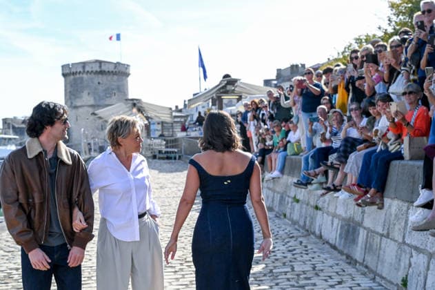 La Rochelle TV Fiction Festival 2026 Photocall September 18, 28th La Rochelle TV Fiction Festival 28th edition of the La Rochelle TV Fiction Festival Photocall for A la vie Muriel Robin, Julie de Bona, Nathan Japy 459756 September 18, 2026 France  Copyright: xBarbaraxNeymanx xStarfacex STAR_459756_306