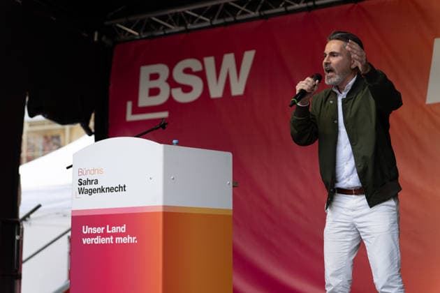 Wahlkampfabschluss, Alexanderplatz, BSW Berlin, Wahlkampfabschluss, Alexanderplatz, BSW, Bündnis Sahra Wagenknecht, Kundgebung, Fabio De Masi Berlin Berlin GER