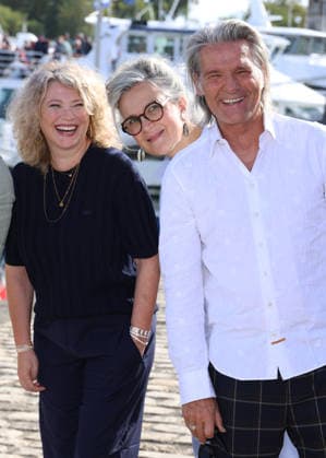 Cecile Bois, Yvan Le Bolloch, and Armelle Lesniak at the photocall for the TV movie *Caméra Café: Opération Retraite* during the 28th La Rochelle TV Fiction Festival, September 18, 2026 Denis Guignebourg Bestimage Photocall for the TV movie *Caméra Café: Opération Retraite* at the 28th La Rochelle TV Fiction Festival on September 18, 2026, La Rochelle, France  Copyright: xDenisxGuignebourgx xBestimagexDenisxGuignebourgx xBestimagex