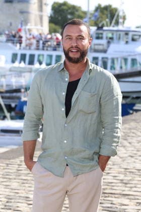 Raphael Lenglet at the photocall for the TV movie *Caméra Café: Opération Retraite* during the 28th La Rochelle TV Fiction Festival, September 18, 2026 Denis Guignebourg Bestimage Photocall for the TV movie *Caméra Café: Opération Retraite* at the 28th La Rochelle TV Fiction Festival on September 18, 2026, La Rochelle, France  Copyright: xDenisxGuignebourgx xBestimagexDenisxGuignebourgx xBestimagex