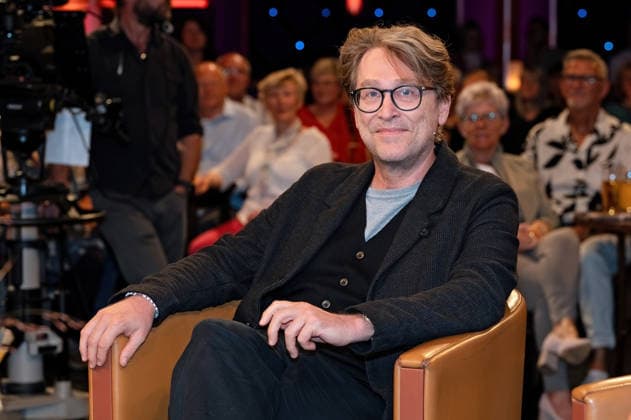 MDR - Riverboat. Autor Jan Weiler anläßlich der Aufzeichnung der MDR - Talkshow Riverboat am 18.09.2026 in der Mediacity Leipzig. 20260918ADO0053