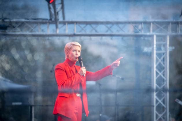 Ministerpräsidentin und SPD-Spitzenkandidatin Manuela Schwesig auf der Wahlkampfveranstaltung in Rostock-Warnemünde;Abschlusskundgebung der SPD am Leuchtturm von Warnemünde zur Landtagswahl in Mecklenburg-Vorpommern, Rostock-Warnemünde Mecklenburg-Vorpommern Deutschland Leuchtturm