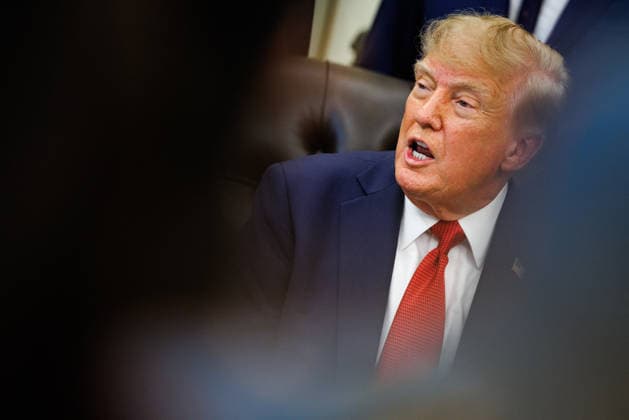 DC: President Trump Announces New Most Favored Nation Drug Pricing for Medicaid President Donald Trump answers questions from reporters after announcing new most favored nation pricing for some drugs in the Oval Office at the White House on September 18, 2026 in Washington, D.C. Many countries have negotiated prices for certain drugs that are significantly lower than what Americans pay for the same medication and the new deal will allow states Medicaid programs to benefit from those lower prices. (Photo by Samuel Corum Pool ABACAPRESS.COM) Washington DC United States  Copyright: xPool ABACAx