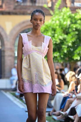 Custo Barcelona - Mercedes Benz Fashion Week Madrid, Spain - 18 Sept 2026 A model parades with Custo Barcelona design during Mercedes Benz Fashion Week Madrid Cibeles Palace in Madrid. Madrid Spain Copyright: xAtilanoxGarciax xSOPAxImagesx PHOTO08514