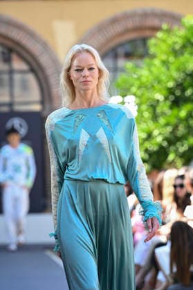Custo Barcelona - Mercedes Benz Fashion Week Madrid, Spain - 18 Sept 2026 A model parades with Custo Barcelona design during Mercedes Benz Fashion Week Madrid Cibeles Palace in Madrid. Madrid Spain Copyright: xAtilanoxGarciax xSOPAxImagesx PHOTO08538