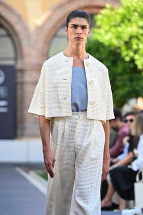 Maison Mesa - Mercedes Benz Fashion Week Madrid, Spain -18 Sept 2026 A model parades with Maison Mesa design during Mercedes Benz Fashion Week Madrid Cibeles Palace in Madrid. Madrid Spain Copyright: xAtilanoxGarciax xSOPAxImagesx PHOTO08586