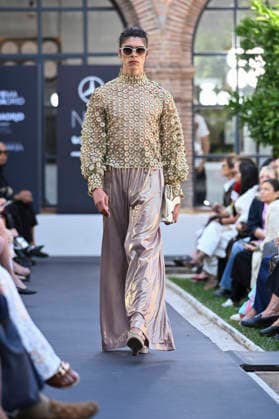 Maison Mesa - Mercedes Benz Fashion Week Madrid, Spain -18 Sept 2026 A model parades with Maison Mesa design during Mercedes Benz Fashion Week Madrid Cibeles Palace in Madrid. Madrid Spain Copyright: xAtilanoxGarciax xSOPAxImagesx PHOTO08631