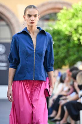 Maison Mesa - Mercedes Benz Fashion Week Madrid, Spain -18 Sept 2026 A model parades with Maison Mesa design during Mercedes Benz Fashion Week Madrid Cibeles Palace in Madrid. Madrid Spain Copyright: xAtilanoxGarciax xSOPAxImagesx PHOTO08607