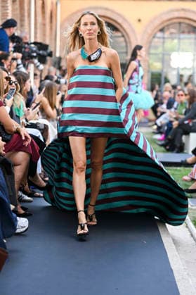 Lola Casademunt - Mercedes Benz Fashion Week Madrid, Spain - 18 Sept 2026 A model parades with Lola Casademunt a design during Mercedes Benz Fashion Week Madrid Cibeles Palace in Madrid. Madrid Spain Copyright: xAtilanoxGarciax xSOPAxImagesx PHOTO08710