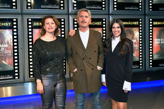 Flonja Kodheli, Astrit Kabashi und Fiona Gllavica bei der Premiere des Kinofilms Von Scham und Geld im Kino in der KulturBrauerei. Berlin, 18.09.2026