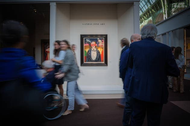 (260919) -- PARIS, Sept. 19, 2026 -- People visit Fine Arts Paris during a press tour at the Grand Palais in Paris, France, Sept. 18, 2026. Fine Arts Paris, formerly FAB Paris, opens to the public from Sept. 19 to 23, bringing together leading galleries and collectors from France and around the world. (Photo by Xinhua) FRANCE-PARIS-FINE ARTS PARIS AurelienxMorissard 