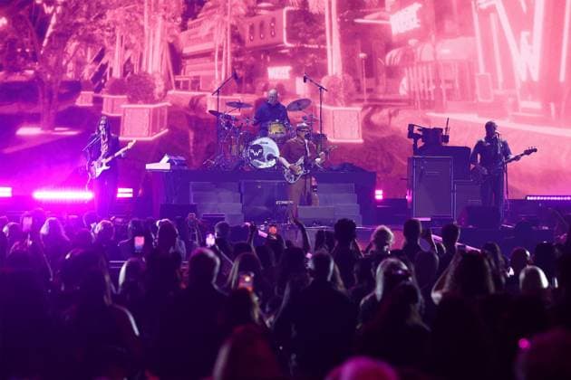 Weezer inside for iHeartRadio Music Festival Presented by Capital One 2026 - FRI, T-Mobile Arena, Las Vegas, NV, September 18, 2026. Photo By: JA Everett Collection iHeartRadio Music Festival Presented by Capital One 2026 - FRI PUBLICATIONXNOTxINxCANxCHNxFRAxITAxJPNxNORxPOLxRUSxESPxUKxUSA