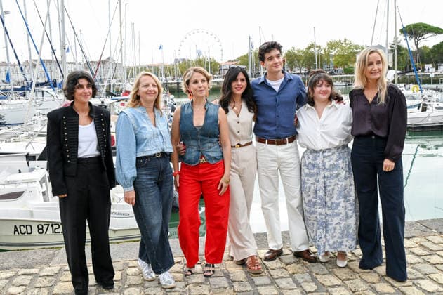 28th La Rochelle TV Fiction Festival 28th edition of the La Rochelle Fiction Festival Photocall for Ici tout commence Simon Dartous, Talina Boyaci, Aurélie Vaneck, Catherine Marchal 459780 2026 09 19  Copyright: xBarbaraxNeymanx xStarfacex STAR_459780_071