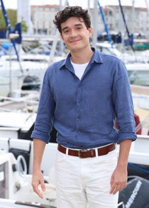 Simon Dartois Photocall for the series *Ici tout commence* at the 28th edition of the La Rochelle TV Fiction Festival on September 19, 2026 Denis Guignebourg Bestimage Photocall for the series *Ici tout commence* at the 28th edition of the La Rochelle TV Fiction Festival on September 1, 2026, La Rochelle, France  Copyright: xDenisxGuignebourgx xBestimagexDenisxGuignebourgx xBestimagex