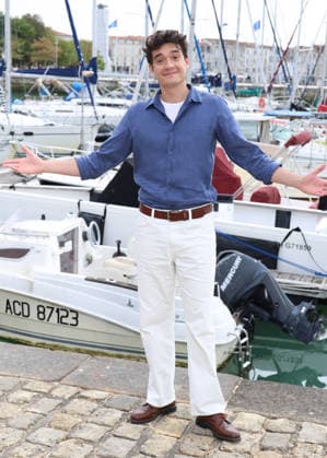 Simon Dartois Photocall for the series *Ici tout commence* at the 28th edition of the La Rochelle TV Fiction Festival on September 19, 2026 Denis Guignebourg Bestimage Photocall for the series *Ici tout commence* at the 28th edition of the La Rochelle TV Fiction Festival on September 1, 2026, La Rochelle, France  Copyright: xDenisxGuignebourgx xBestimagexDenisxGuignebourgx xBestimagex