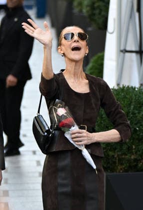 Céline Dion was cheered by her fans as she left the Royal Monceau hotel in Paris, before heading to the Plenitude Arena at Paris La Défense for her fourth concert date on September 19, 2026. Lionel Urman Bestimage Céline Dion is cheered by fans as she leaves the Royal Monceau Hotel in Paris, before heading to the Plenitude Arena at Paris La Défense for her fourth concert date on September 19, 2026, Paris, France  Copyright: xLIONELxURMANxx xBESTIMAGExLIONELxURMANxx xBESTIMAGEx
