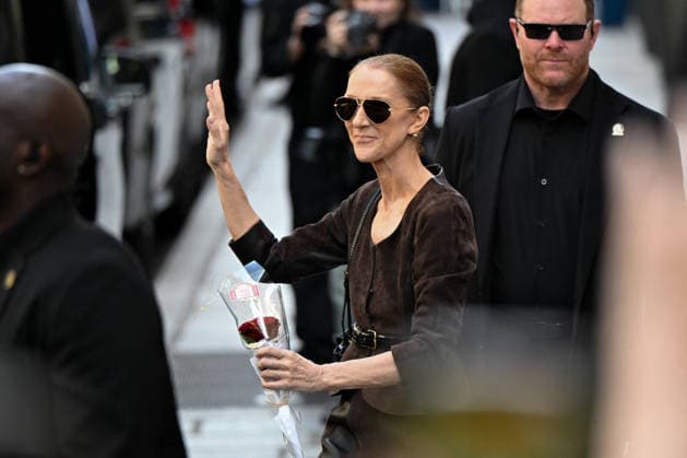 Céline Dion was cheered on by her fans as she left the Royal Monceau hotel in Paris, before heading to the Plenitude Arena in Paris La Défense for her fourth concert date on September 19, 2026. Lionel Urman Bestimage Céline Dion is cheered by fans as she leaves the Royal Monceau Hotel in Paris, before heading to the Plenitude Arena at Paris La Défense for her fourth concert on September 19, 2026, Paris, France  Copyright: xLIONELxURMANxx xBESTIMAGExLIONELxURMANxx xBESTIMAGEx