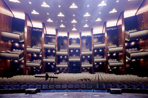Der Zuschauerraum der Oper in Köln. Nach der 14 Jahre langen Sanierung steht die Oper Köln am Offenbachplatz vor der Wiedereröffnung. Die Baukosten sind mit bis zu 1.5 Milliarden Euro eines der größten kommunalen Baudesaster der deutschen Geschichte. (Themenbild, Symbolbild) Köln, 19.09.2026 NRW Deutschland Copyright: xChristophxHardtx