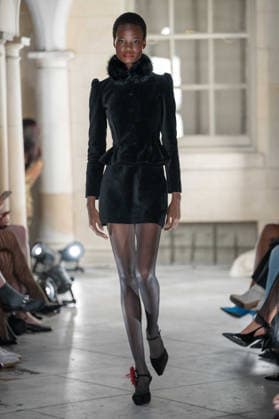 Annie s Spring Summer 2027 at London Fashion Week A model walks the runway during the Annie s Spring Summer 2027 show at London Fashion Week, London, UK, 18 September 2026., Credit:RAY LEUNG Raymond Leung Avalon UK, London  Copyright: xRAYxLEUNGx xRaymondxLeungx xAvalonx 1136411136