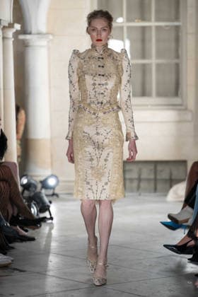 Annie s Spring Summer 2027 at London Fashion Week A model walks the runway during the Annie s Spring Summer 2027 show at London Fashion Week, London, UK, 18 September 2026., Credit:RAY LEUNG Raymond Leung Avalon UK, London  Copyright: xRAYxLEUNGx xRaymondxLeungx xAvalonx 1136411259