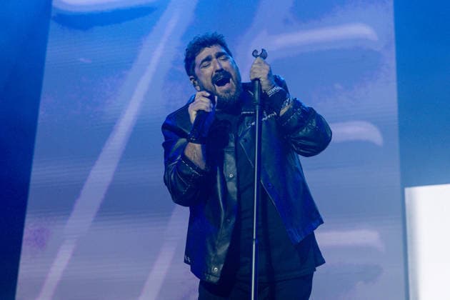 Antonio Orozco Concert at the Movistar Arena Singer Antonio Orozco during a performance at the Movistar Arena on September 19, 2026, in Madrid, Spain. Orozco is presenting this concert as part of The Tour of a Lifetime, a tour that combines his greatest hits with new songs from his latest album, ‘De tiempo y oro’ SEPTEMBER 19, 2026 OROZCO CONCERT MUSIC MUSICIAN TOUR Madrid Madrid, Spain  Copyright: xRicardoxRubiox 7786998