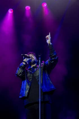 Antonio Orozco Concert at the Movistar Arena Singer Antonio Orozco during a performance at the Movistar Arena on September 19, 2026, in Madrid, Spain. Orozco is presenting this concert as part of The Tour of a Lifetime, a tour that combines his greatest hits with new songs from his latest album, ‘De tiempo y oro’ SEPTEMBER 19, 2026 OROZCO CONCERT MUSIC MUSICIAN TOUR Madrid Madrid, Spain  Copyright: xRicardoxRubiox 7787007