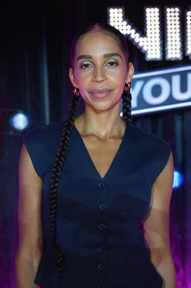 Comedienne Anna Okot zu Gast in der Show Ladies Night Youngstars, Die WDR Ladies Night Youngstars ist die einzige deutschsprachige Kabarett-Fernsehsendung für junge Talente mit rein weiblicher Besetzung