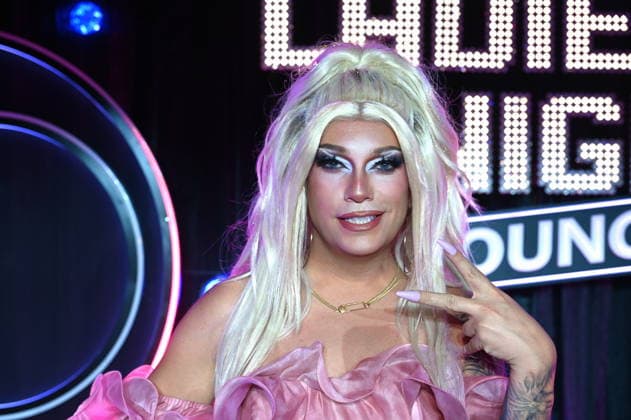 Comedienne, Moderatorin und Drag Queen Pam Pengco (bürgerlich David Kirfel) zu Gast in der Show Ladies Night Youngstars, Die WDR Ladies Night Youngstars ist die einzige deutschsprachige Kabarett-Fernsehsendung für junge Talente mit rein weiblicher Besetzung