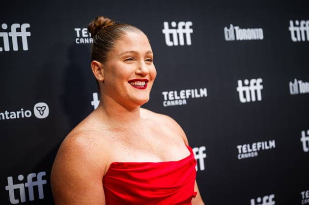 September 19, 2026, Toronto, On, Canada: Sarah Mitton is pictured on the red carpet for Run Terry Run at the Toronto International Film Festival in Toronto, on Saturday, Sept. 19, 2026. Toronto Canada  - ZUMAc35_ 20260919_zaf_c35_108 Copyright: xLauraxProctorx