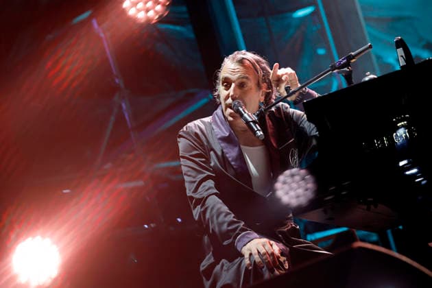 Musiker Chilly Gonzales bei seinem Konzert im Rahmen der Feierlichkeiten zur Wiedereröffnung der Oper Köln. Die Baukosten bzw. Sanierungskosten der Oper sind mit bis zu 1.5 Milliarden Euro eines der größten kommunalen Baudesaster der deutschen Geschichte. Köln, 19.09.2026 NRW Deutschland Copyright: xChristophxHardtx