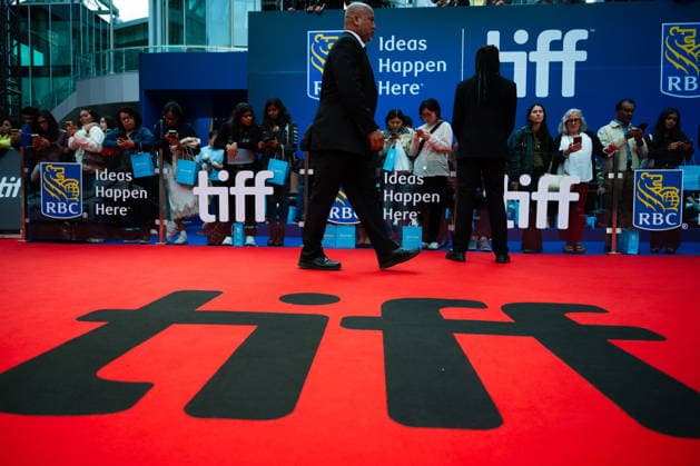 September 19, 2026, Toronto, On, Canada: People wait by the red carpet for Villeneuve: The Rise of a Legend at the Toronto International Film Festival in Toronto, on Saturday, Sept. 19, 2026. Toronto Canada  - ZUMAc35_ 20260919_zaf_c35_165 Copyright: xLauraxProctorx