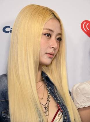 iHeartRadio Music Festival, night 2 Arrivals for the iHeartRadio Music Festival, night 2 at T-Mobile arena. 19 Sep 2026 Pictured: Yunjin of Le Sserafim.  Copyright: xThexMegaxAgencyxMBS MEGAx