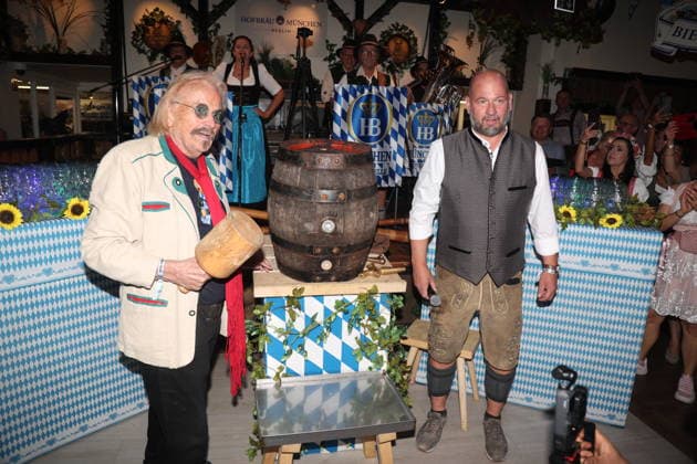 Frank Zander und Björn Schwarz beim Wiesn-Anstich zum Oktoberfest 2026 im Hofbräu Berlin. Berlin, 19.09.2026 Copyright: xAgenturxMatthiasxWehnertx xM.xGränzdörferx